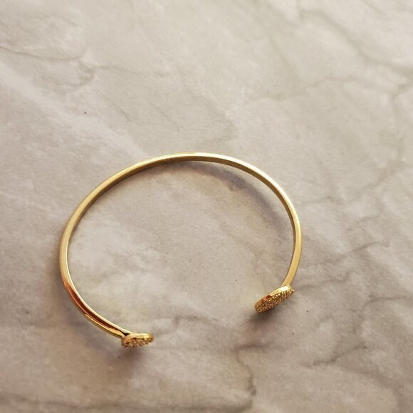 ✨ Stella and Dot Rhinestone Crystal Pave Gold Disk Cuff Bracelet Minimalist ✨ - Picture 8 of 9